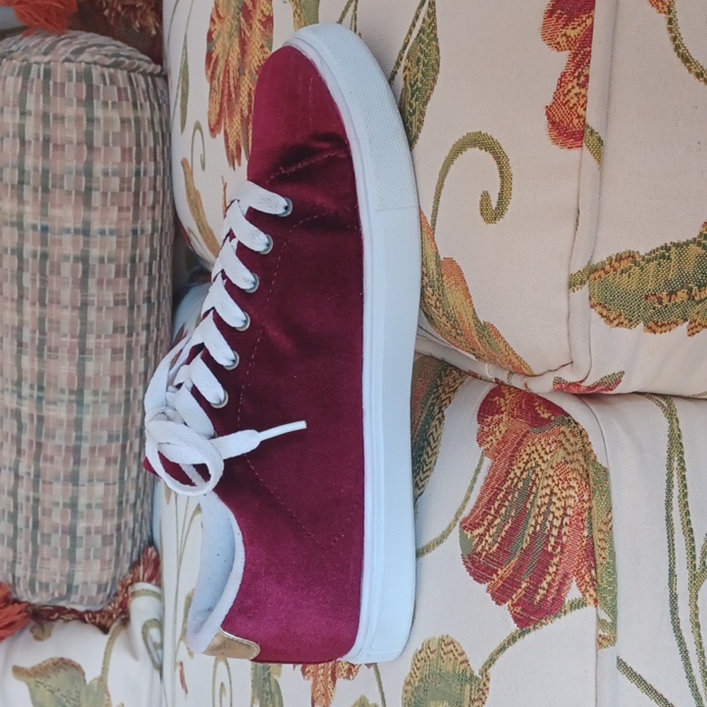 U.S.Polo Association Burgundy Red Velvet Sneakers Cushioned Ankles W8 - Picture 8 of 12